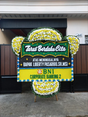 Papan Bunga Duka di Pantai Labu